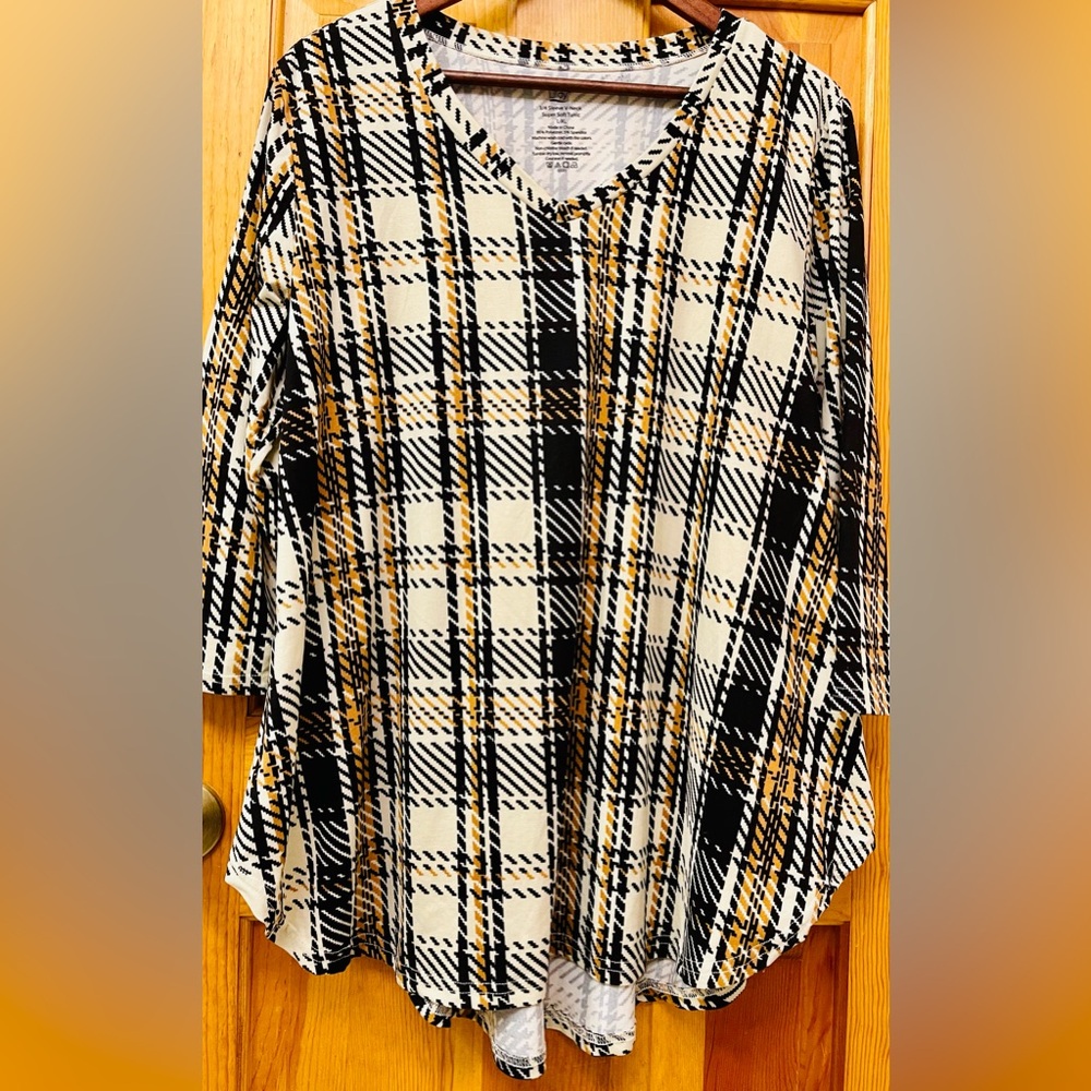 Women’s “Lildy” 3/4 Sleeve V-neck Super Soft Tunic